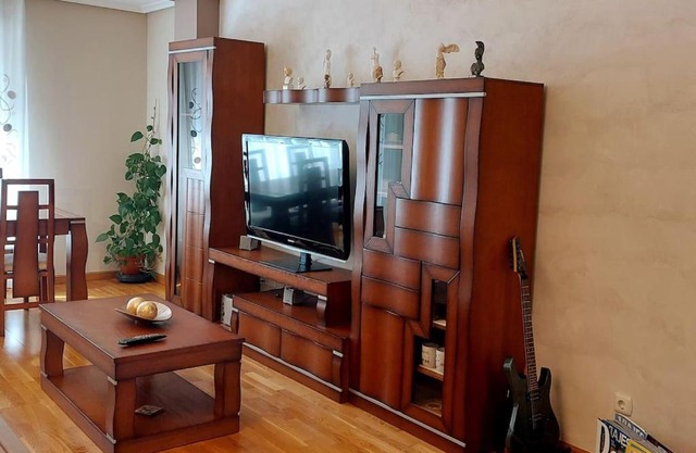 Superacogedor y semicentrico piso