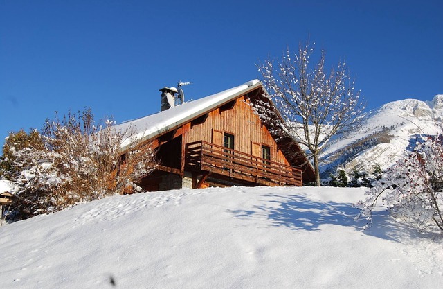 SUPERB CHALET 14/15 PEOPLE WITH PRIVATE POOL IN VILLARD DE LANS