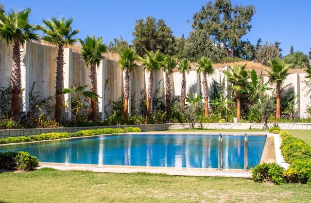 Superb Flat near Sea with Shared Pool in Cesme