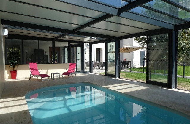 Superb gîte, with indoor pool, American billiards, sleeps 15