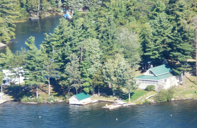 Superb Lake House For Your Family Vacation - Trout Lake Waterfront