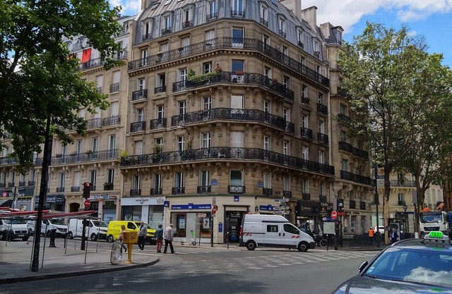 Superb Paris apartment in Latin Quarter on fabulous Boulevard Saint-Germain