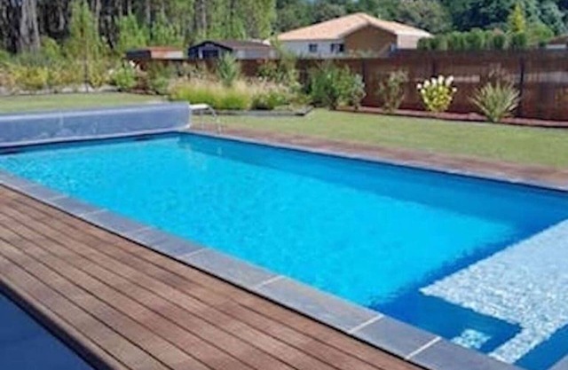 Superb, quiet villa with swimming pool