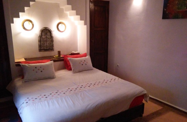 Superb riad, medina