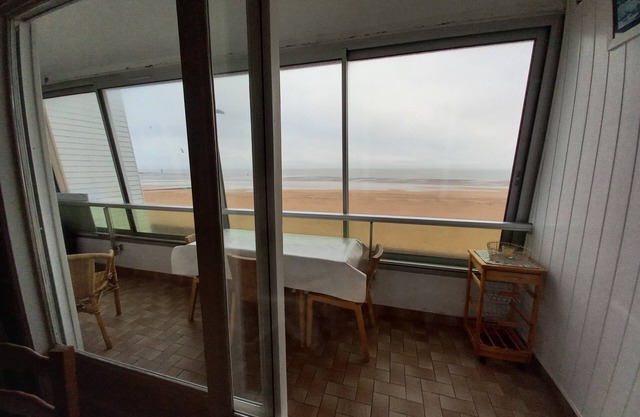 Superb sea view first floor