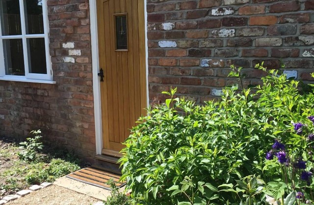 Superb Self contained 2 bedroom apartment