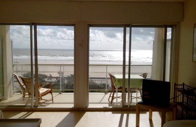 Superb T2 FACE THE SEA-Panoramic view 180 ° Super price for the month of SEPTEMBER