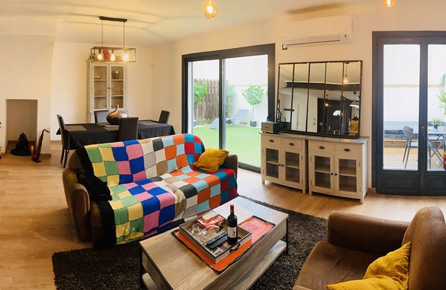 Superb townhouse with spa on the outskirts of Bordeaux