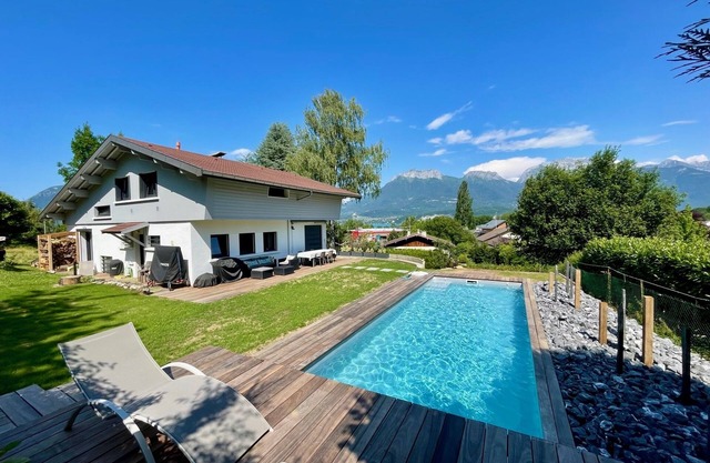 Superb villa with swimming pool Lake Annecy