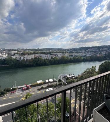 Superbe appartement vue sur la Seine situé à Boulogne-Billancourt