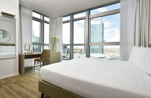 Superior two-room apartment with city view - Torre Galfa Milan | A Experiences