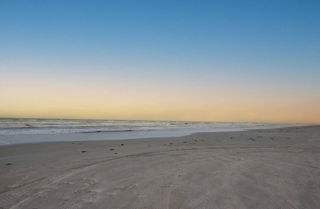 Surfside Christmas Bay access, walk to beach & backyard fishing
