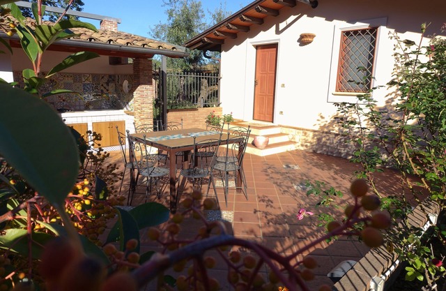 Surrounded by greenery 10 minutes from the sea (Malva cottage)