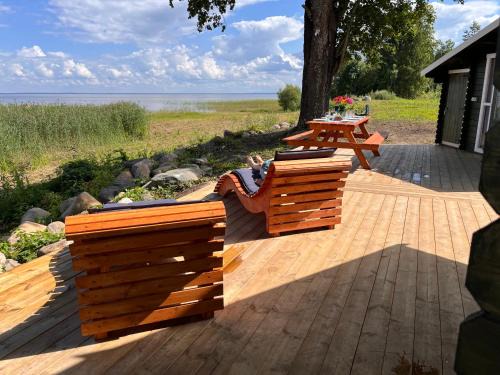 Suure-Kuuse kämpingud otse järve kaldal