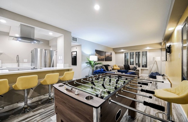 SVS: 2 Bedroom Center Strip with Foosball at Jockey Club
