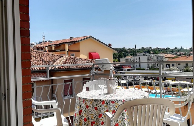 SWEET IRENE DELUXE top location Center & Beach Sunny Balcony WiFi Aircond Garage