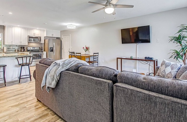 Sweet Magnolia SFH for 6 in St Augustine near Flagler Hospital, Beaches