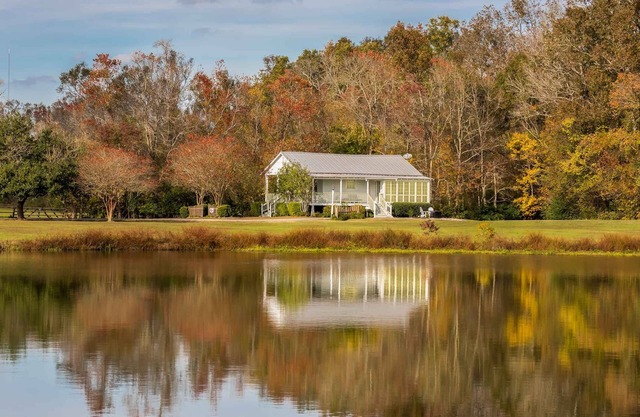 Sweet Surrender Cottage: Romantic Cottage in Cajun Country