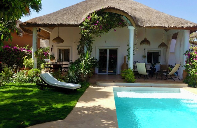 Swimming pool villa in secure residence with dream beach! 150 m from shops