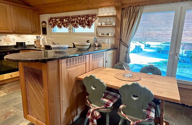 Swiss Alps Delight-Cozy High Style Luxurious Flat