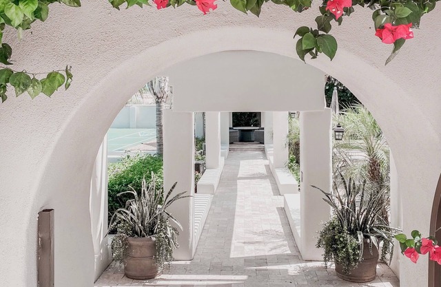SWSS Celebrity Hideaway: Seen on TV: Sport/Game Court, Pool, Hot Tub, Chef’s Kitchen, water slide.