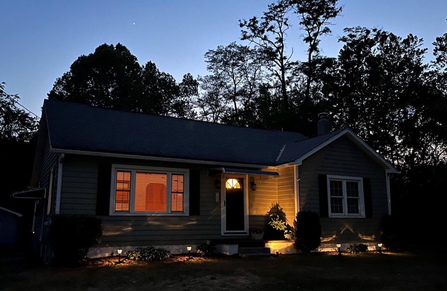 Sycamore, Cozy get a way! Newly renovated on a private, streamside lot.
