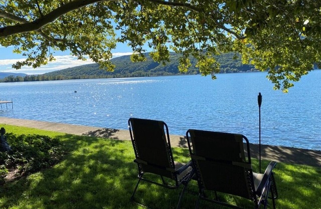 Sycamore Landing - Casual Lakefront Living at It's Best!