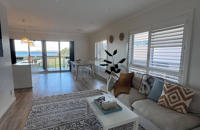 Sydney Waterfront Beach House