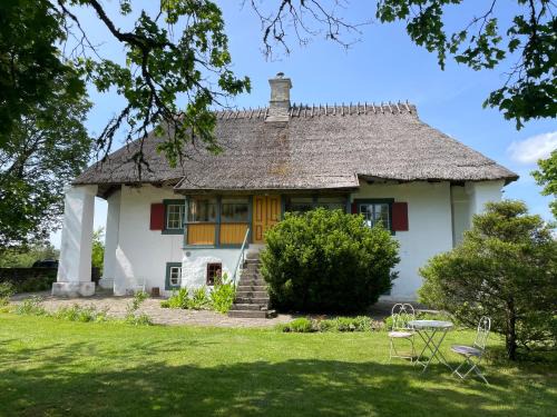 Tôlluste Villa