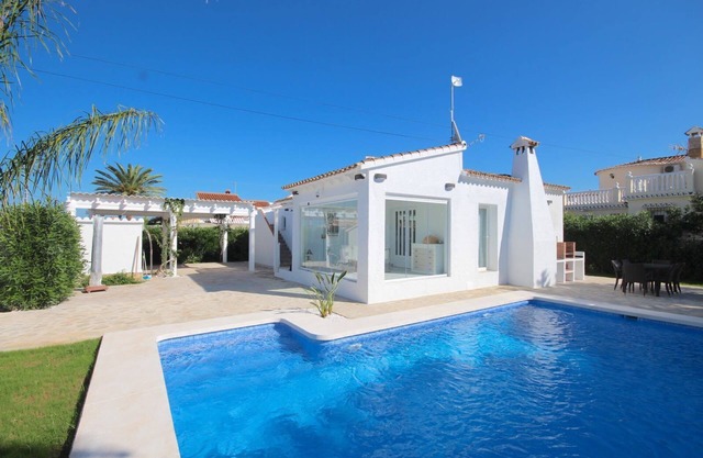 T-1118 Newly renovated villa with many extras