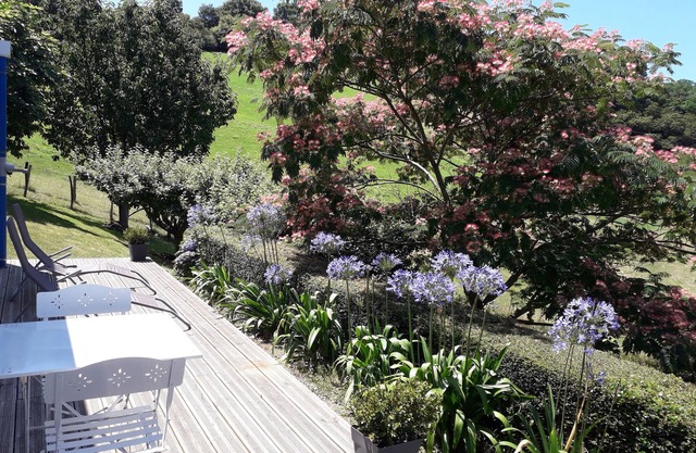 T2 apartment - 45 m2 - for holidays in URRUGNE near ST JEAN DE LUZ