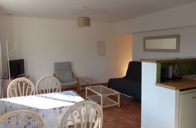 T2 nartette garden parking 250 m lecques beach 4pers