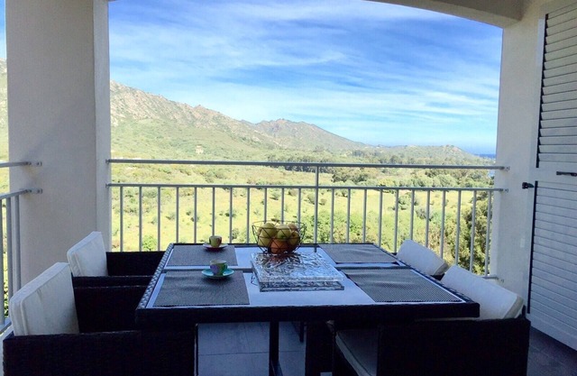 T2 of 50 m² with breathtaking view of the Golf de st florent 060