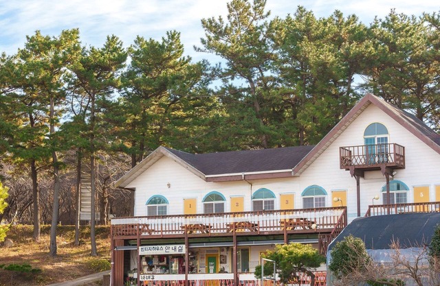 Taean Vintage House Pet-friendly Pension