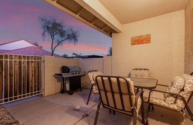 Tahiti Sunrise - Exquisite Alta Mesa Townhome