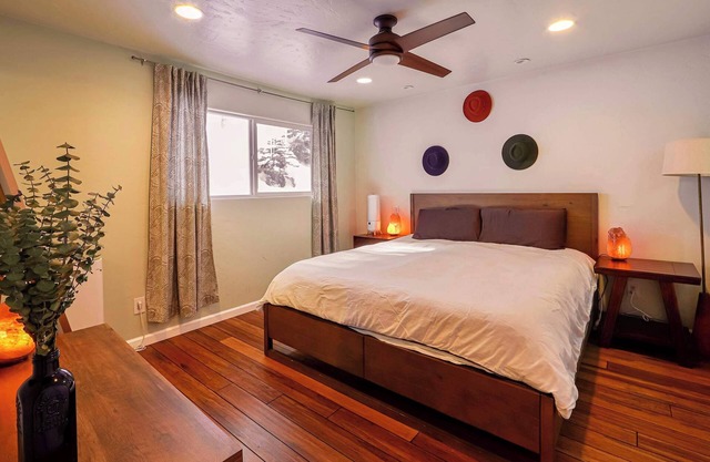 Tahoe Trail Retreat - Steps from the TRT