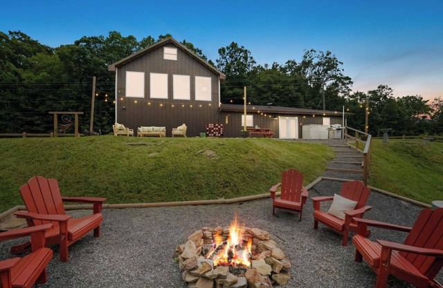 Tails & Trails WV Retreat - 15 min NRG, 9 min Babcock, Fenced Yard, Dog-Friendly