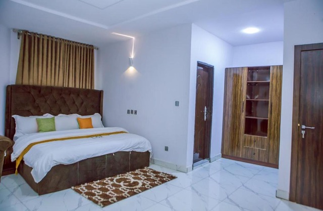 TAJ Suites