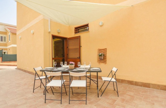 Take a vacation in sunny Sicily. In this spacious vacation home you can spend a wonderful vacation w