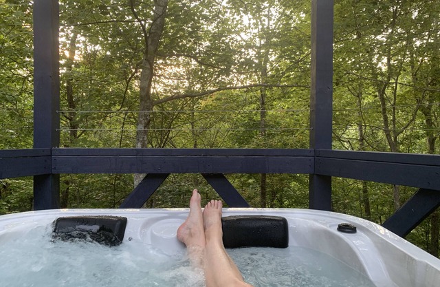 Talley's Cabins and Breakfast By Dale Hollow Lake. Right Where You Want To Be!