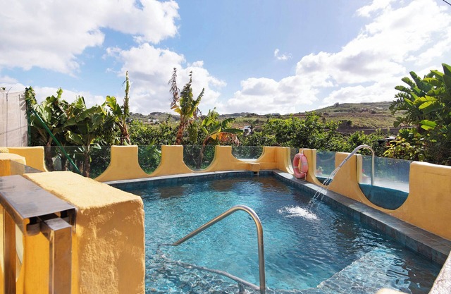 'Talu' Holidays with Sea Views, Private Pool and Wi-Fi