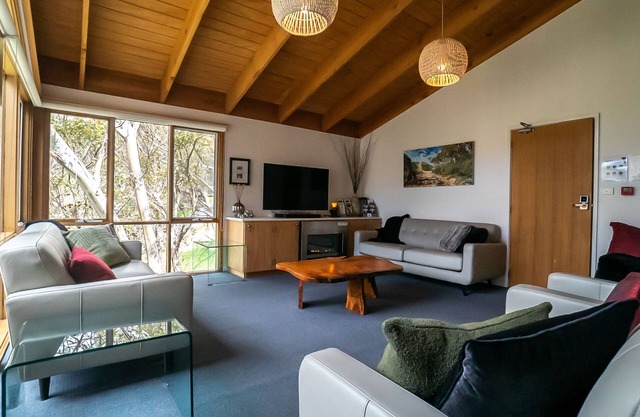 Tanjil Creek lodge - (Whole Lodge 1-4) Luxury in the Alps