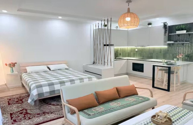 Tara Temple Studio: Cozy, Modern Retreat near Korean Embassy