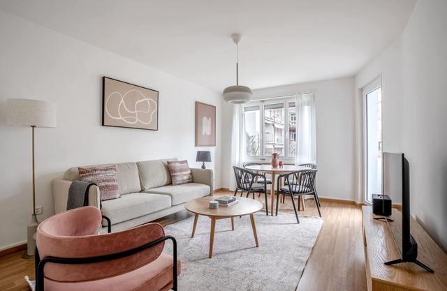 Tasteful Iselin 2BR w/Storage, steps to Central Market, by Blueground