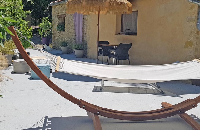 Tastefully decorated gîte with airco and heated pool