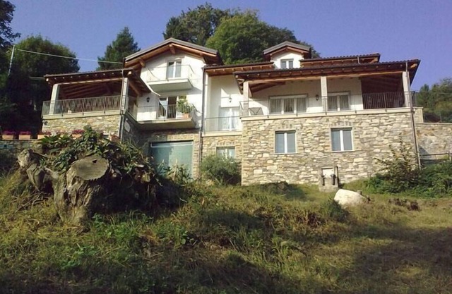 Tastefully furnished 3-room apartment with balcony and garden