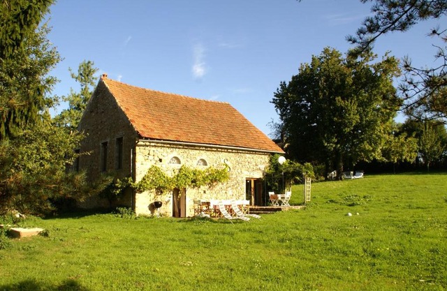 Tastefully quiet cottage in the Morvan in Saint Germain des Champs