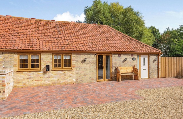 Tawny Acre Barn - UK38614