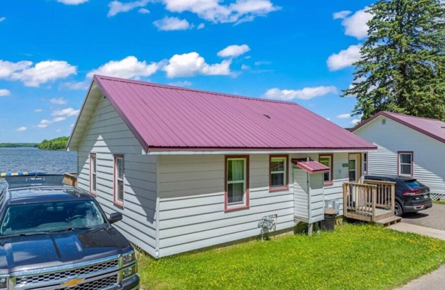 TB 2 Thunder Bay Resort Cabin 2