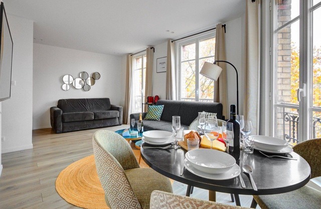 TBS 30 - Elegant apartment in Paris
